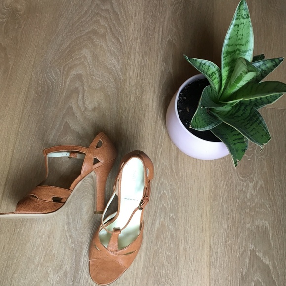 Miu Miu - Picture 1 of 4